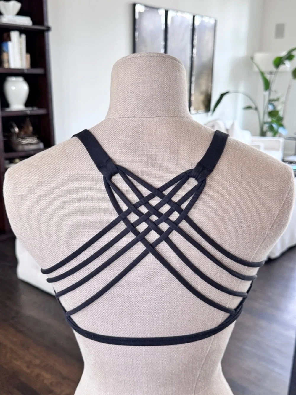 Lululemon free to be wild black Sports Bra size 6 - Picture 2 of 6